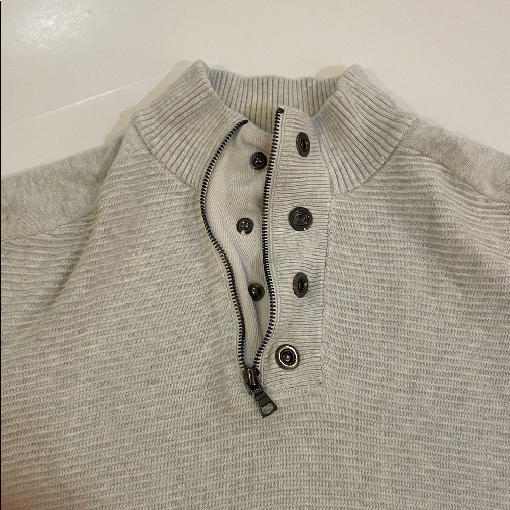 Men’s Light Gray 1/4 zip Sweater size L - Picture 3 of 4